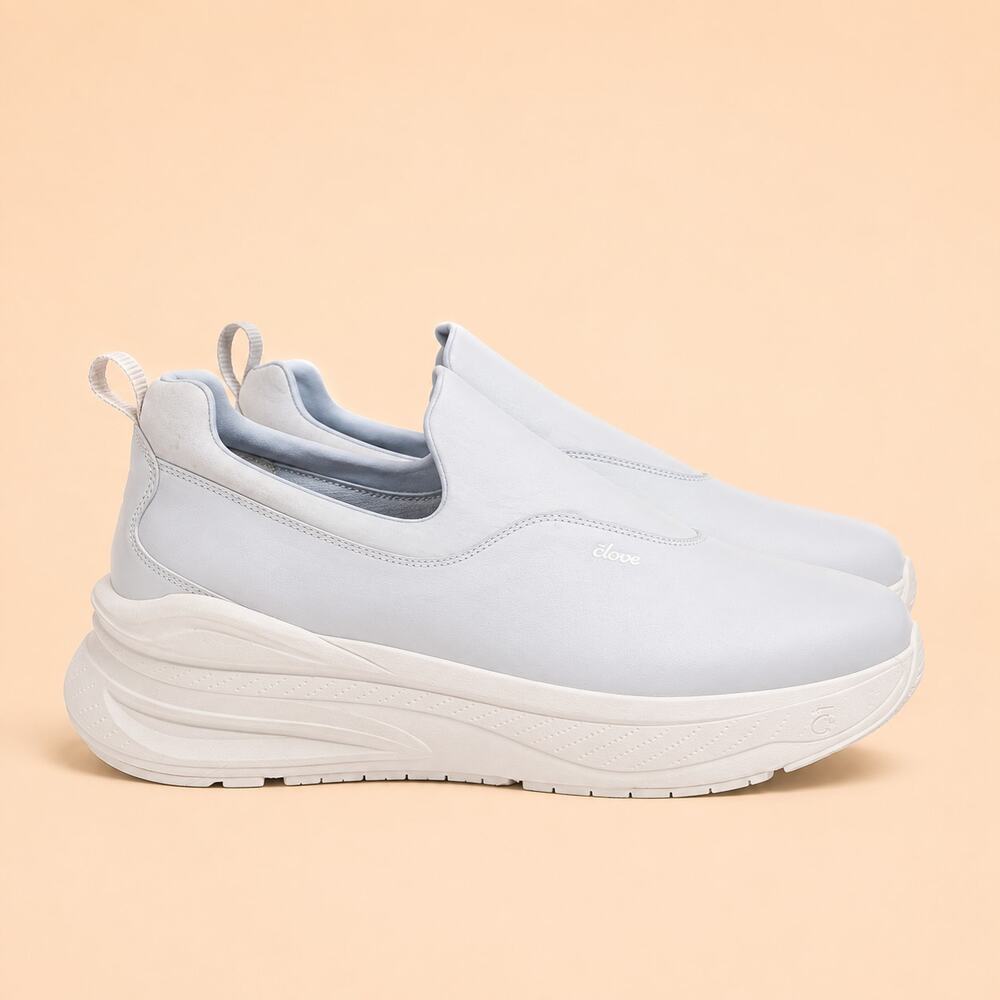 Clove Unisex Ona Light Blue Nursing Sneakers Size W 12.5 M 11